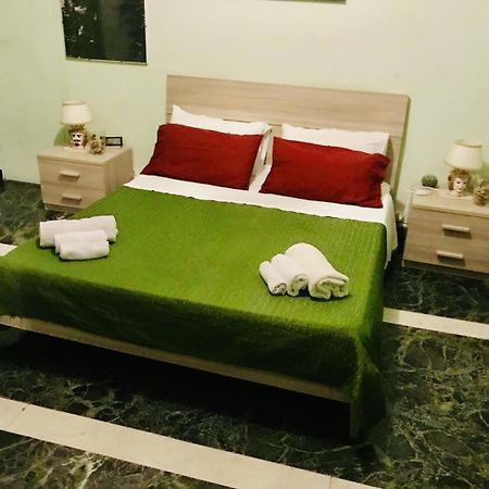 Maya'S Apartment Close To Ballaro Market And Central Station Palermo Buitenkant foto